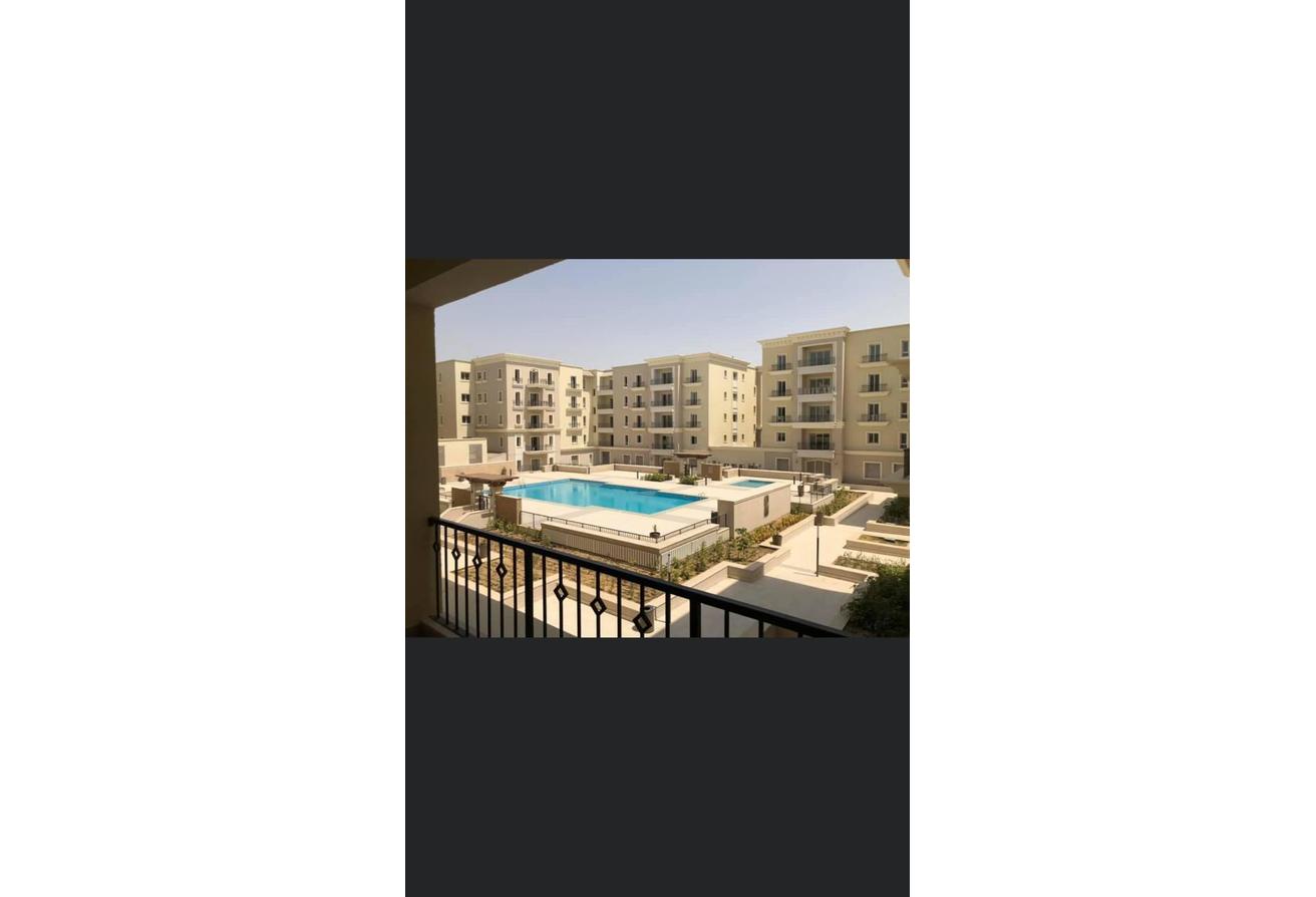 Apartment For Rent In useful Boulevard, Fifth Settlement, in the heart of New Cairo.
View the swimming pool.
An area of ​​133 square metres
2 bedrooms
2 bathrooms
Cooking and conditioning
The Compound Emaar Fifth Settlement is one of the residential projects located in the Fifth Settlement in New Cairo, and it is one of the projects of Emaar Misr for Real Estate Development, and this project extends over an area of ​​890 acres, and more than 5,000 housing units are built on it, where these units vary between apartments, twin houses and villas.
Mivida Emaar Misr Fifth Settlement provides many advantages, including the following:
The residential units are lit by solar energy.
Security and privacy within the compound.
Close to international schools and universities.
The area and prices of Mivida Compound, Fifth Settlement, New Cairo, vary for the residential units, as well as the payment methods.
