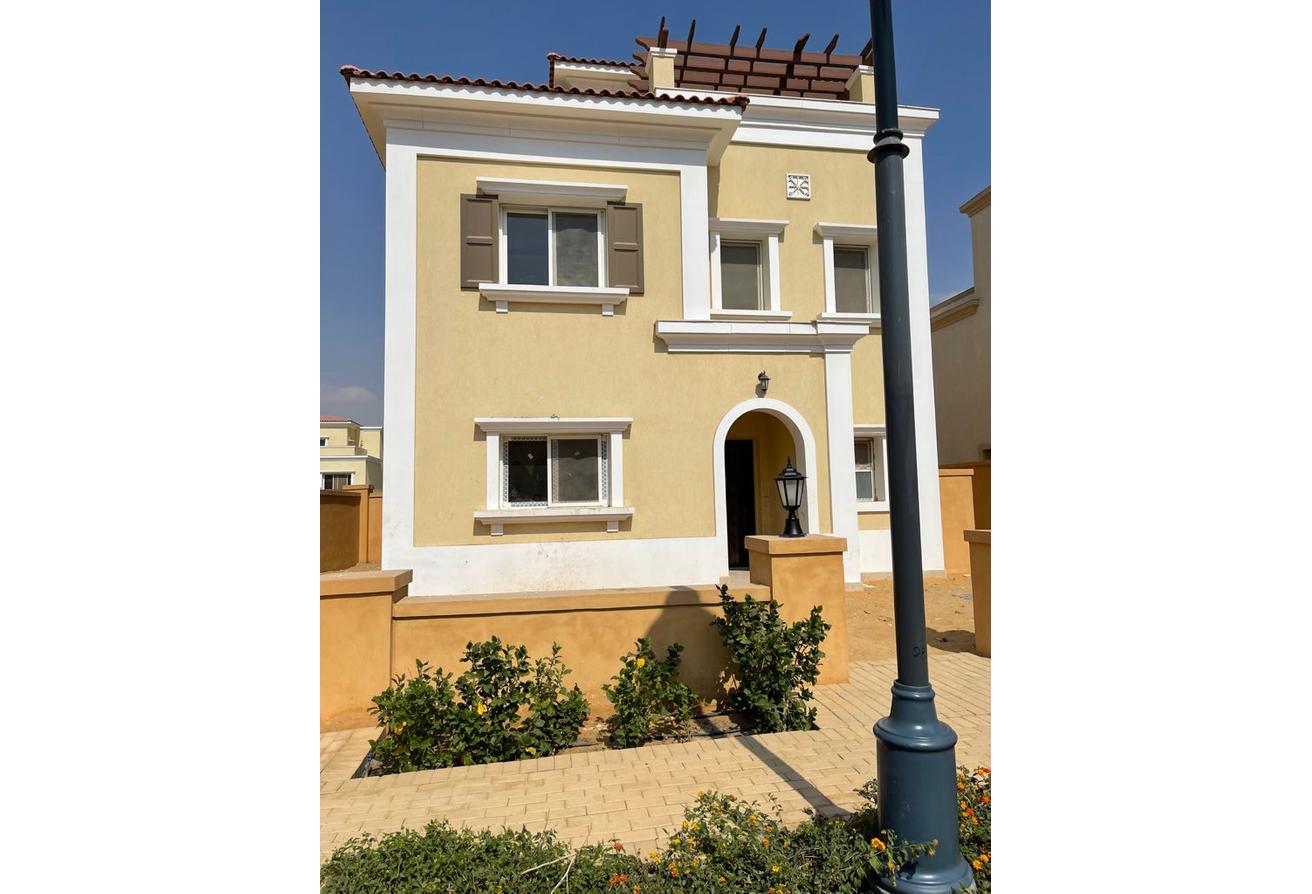 Villa For Rent In Mivida Emaar ,Fifth Settlement, 90th Street, South.
Building area: 331 meters
Land area: 450 square meters
Private entrance and parking space
first residence
It consists of 3 floors
The ground floor consists of:
- Large reception 3 pieces - kitchen
A small room with bathroom, suitable for a nanny
 Garden of about 150 square metres
The first floor consists of:
- 3 bedrooms, including a master suite
- 2 bathrooms - Open living room
- Terrace 
The last floor (roof) will consist of:
- room - bath
- Open roof space, front and rear
The required fee is 40000
excellent view
Very close to the club house