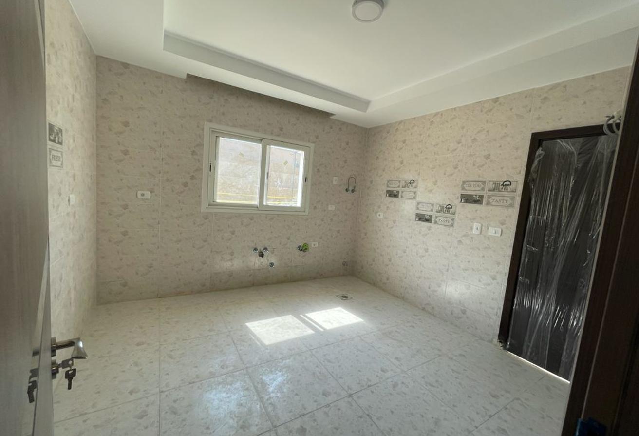 Villa For Rent In Mivida Emaar ,Fifth Settlement, 90th Street, South.
Building area: 331 meters
Land area: 450 square meters
Private entrance and parking space
first residence
It consists of 3 floors
The ground floor consists of:
- Large reception 3 pieces - kitchen
A small room with bathroom, suitable for a nanny
 Garden of about 150 square metres
The first floor consists of:
- 3 bedrooms, including a master suite
- 2 bathrooms - Open living room
- Terrace 
The last floor (roof) will consist of:
- room - bath
- Open roof space, front and rear
The required fee is 40000
excellent view
Very close to the club house