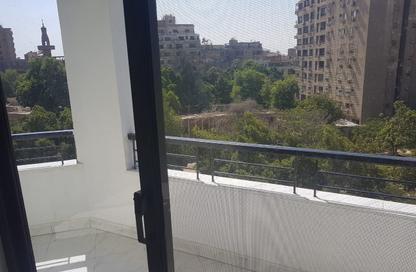 Apartment for rent in the highest streets of degla maadi street 200
fourth floor, it consists of 3 bedrooms 
including a master room 
with private bathroom
and 2 bathrooms and a kitchen 
and reception two pieces 
super lux finishing with appliances
and air conditioning.
concierge and lift service starting from the garage
 surveillance cameras and cleaning service inside the building
the lease term is not less than one year