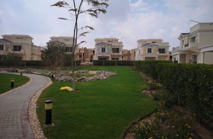 For Sale I-Villa roof in Mountain View Giza Plateau .
-Area : BUA: 211 SQM + Roof 79 SQM
-Finishing : Semi Finished
-Floors : 1st floor + 2nd Floor + Roof
- Consists of : 1 Master bedroom + 2 Bedrooms + 2 Bathrooms + Kitchen + Reception + Maid room with Bathroom
- View: Lagoon, Pool, Landscape
- Sunny side and perfect location 
- Asking Price: 2,650,000
Built on 16 Acres of land, Mountain View Giza Plateau is designed to respond to the hectic day-to-day Cairene life and offer a charming green residential environment for everyone to enjoy. Open front yards, views of the rolling greens and manicured gardens are commonplace at GPL.