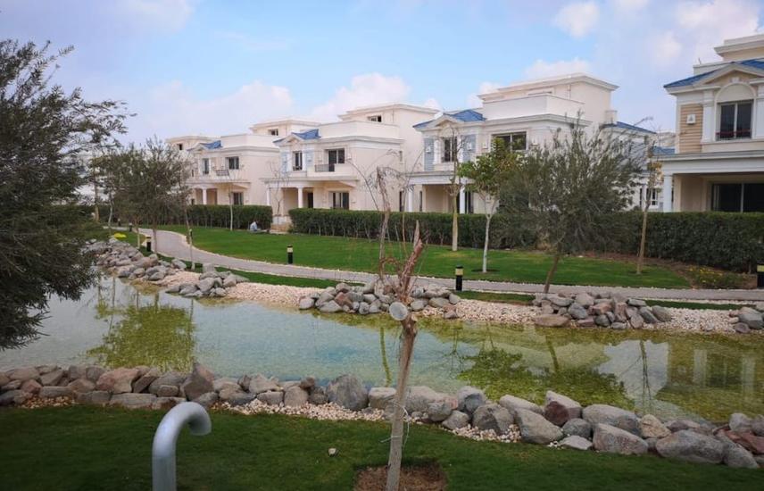 For Sale I-Villa roof in Mountain View Giza Plateau .
-Area : BUA: 211 SQM + Roof 79 SQM
-Finishing : Semi Finished
-Floors : 1st floor + 2nd Floor + Roof
- Consists of : 1 Master bedroom + 2 Bedrooms + 2 Bathrooms + Kitchen + Reception + Maid room with Bathroom
- View: Lagoon, Pool, Landscape
- Sunny side and perfect location 
- Asking Price: 2,650,000
Built on 16 Acres of land, Mountain View Giza Plateau is designed to respond to the hectic day-to-day Cairene life and offer a charming green residential environment for everyone to enjoy. Open front yards, views of the rolling greens and manicured gardens are commonplace at GPL.